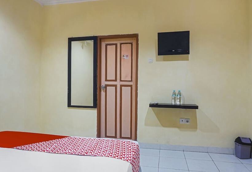 בית מלון כפרי Makassar Cottage By Oyo