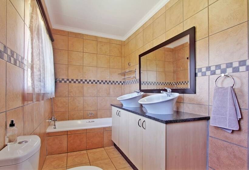 Hotel Monateng Safari Lodge