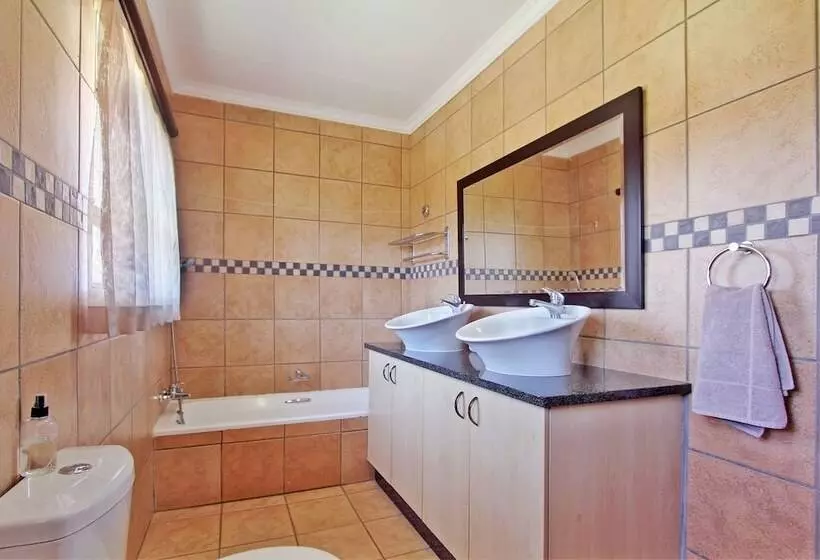 Hotelli Monateng Safari Lodge