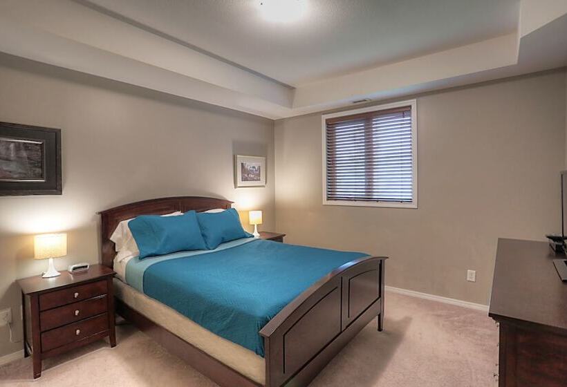 Hotel Pinnacle Pointe By Kvr