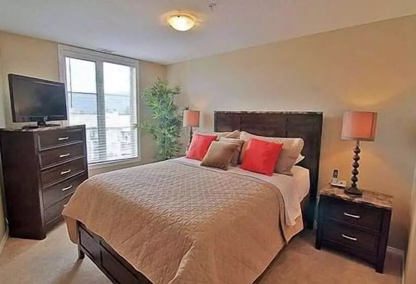 هتل Pinnacle Pointe By Kvr