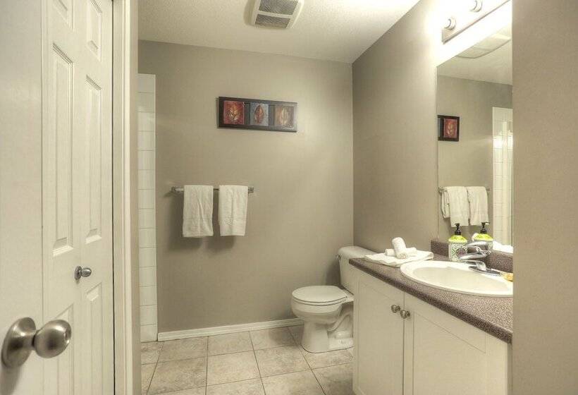 Hotel Pinnacle Pointe By Kvr