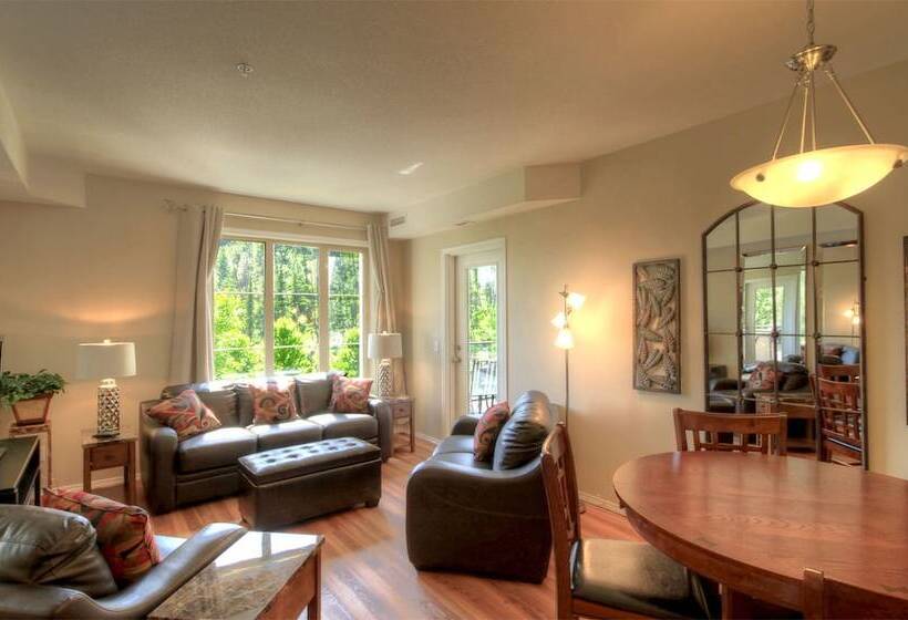 Hotel Pinnacle Pointe By Kvr