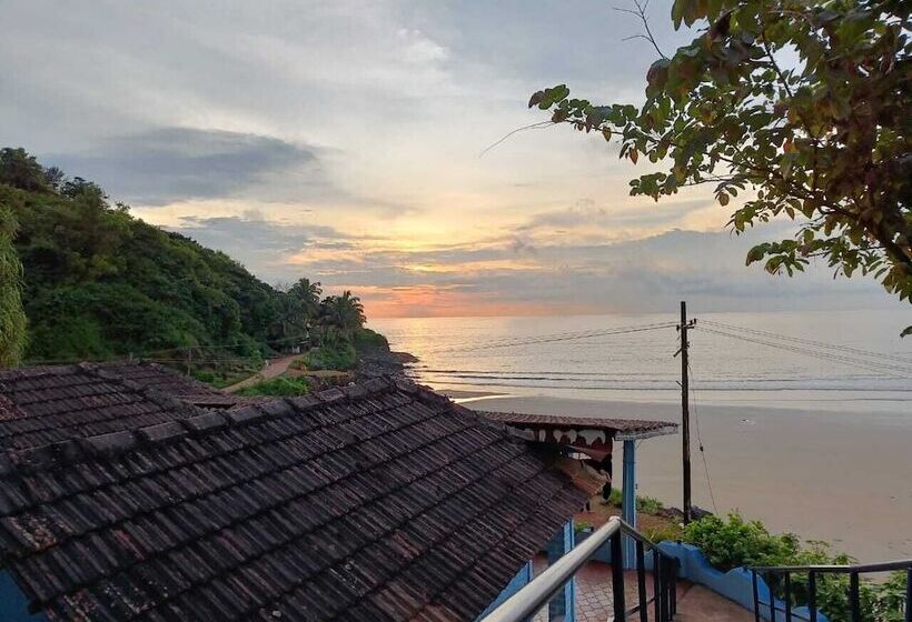 Отель Poornima Beach Stay