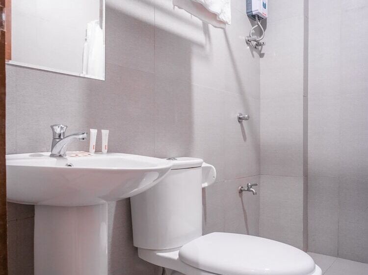 هتل Traveller S Inn Matina Pangi