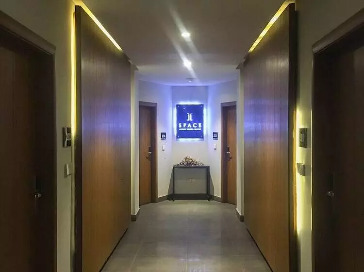 هتل Space Suites
