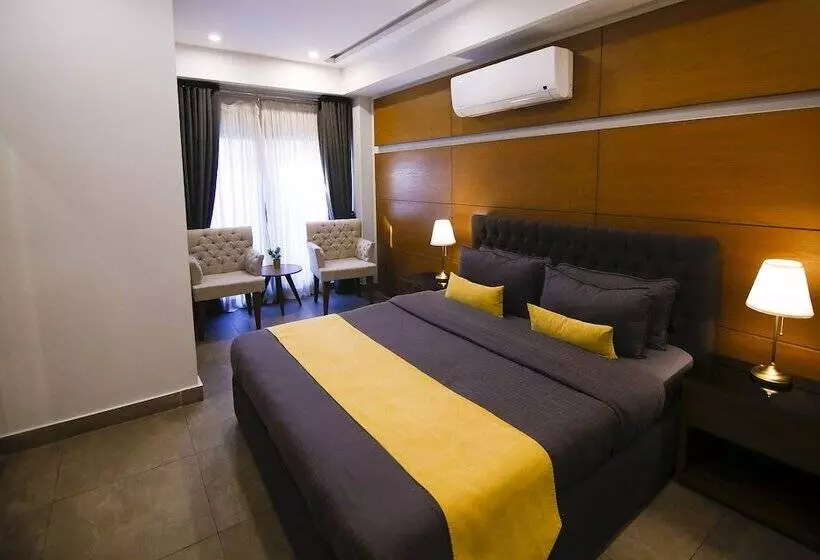 هتل Space Suites