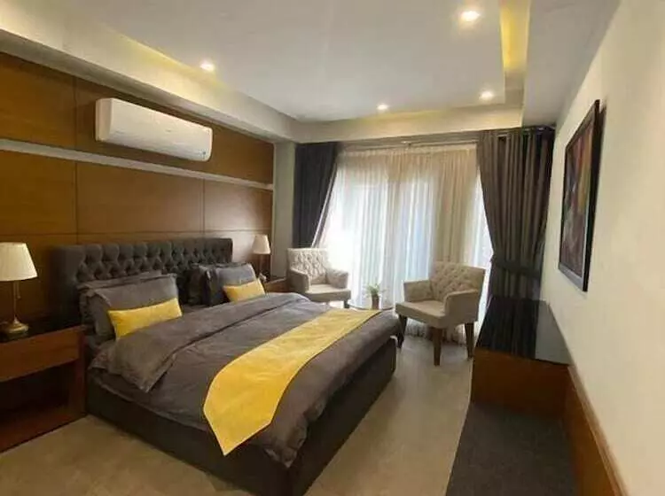 هتل Space Suites