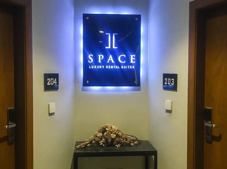 هتل Space Suites