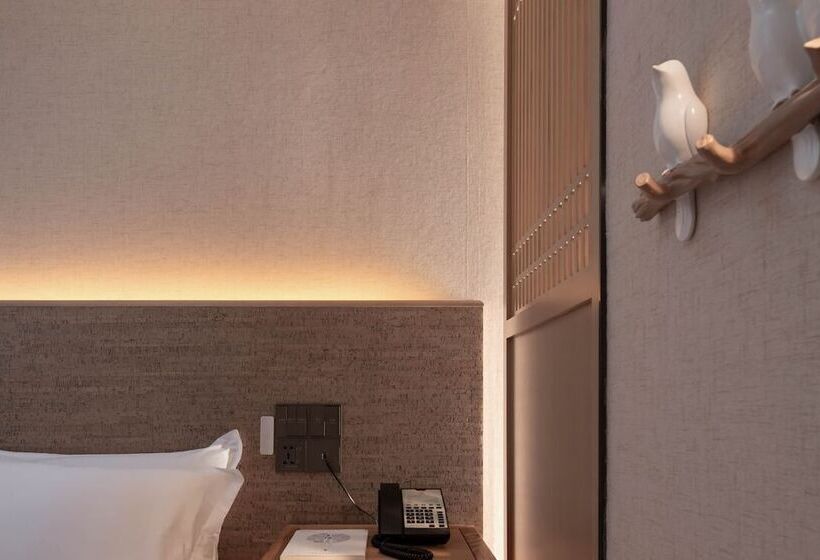 Отель The Hidden House Chengdu Taiguli Branch