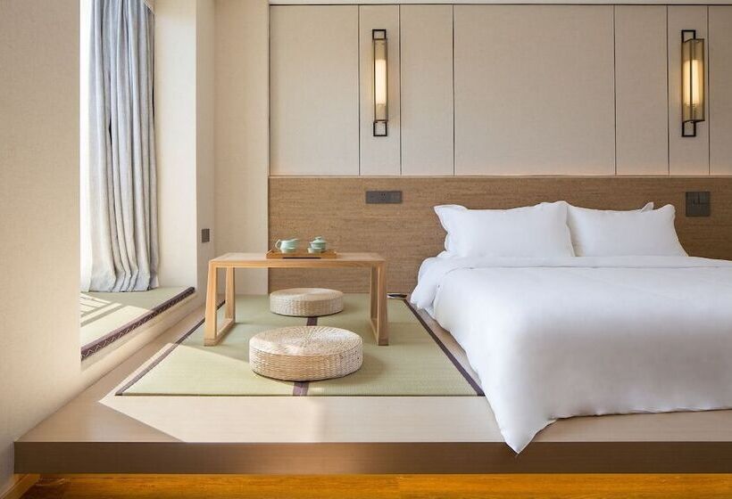 Отель The Hidden House Chengdu Taiguli Branch