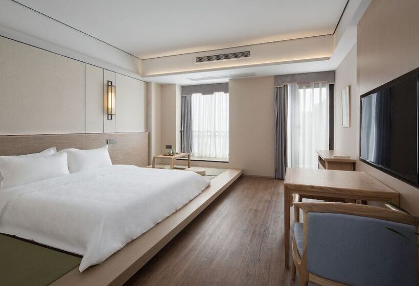 Отель The Hidden House Chengdu Taiguli Branch