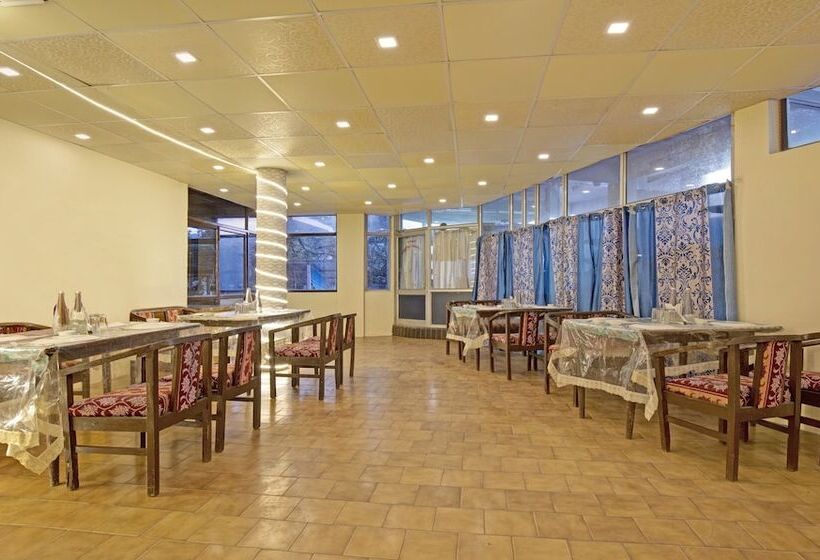 בית מלון כפרי Treebo Kosmos Anamika, 1 Km From Nainital Lake