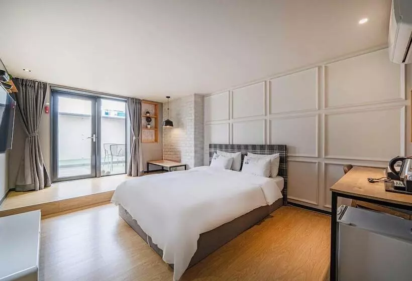 Motelli Geojedo Gohyeon Mono