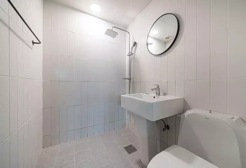 Motelli Geojedo Gohyeon Mono