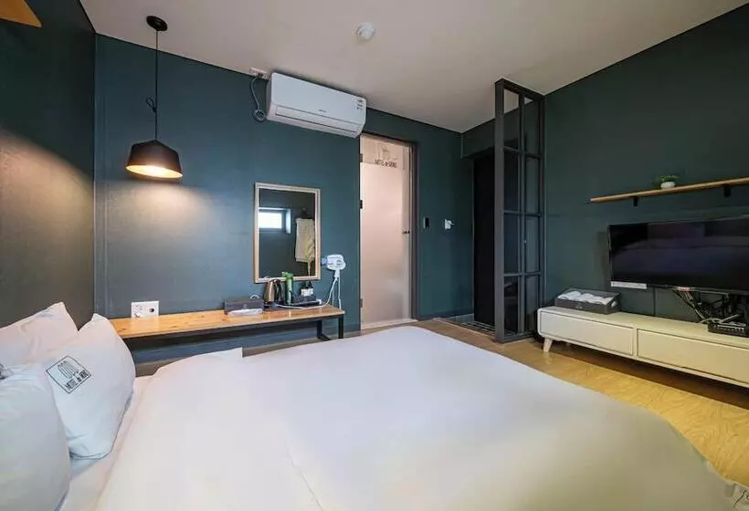 Motelli Geojedo Gohyeon Mono