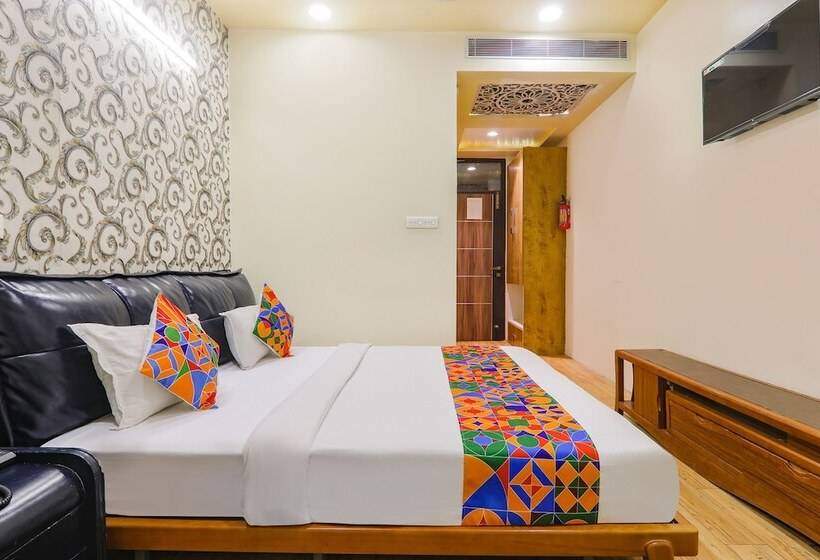 Fabhotel Shree Pushpraj