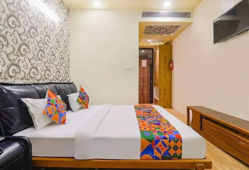 Fabhotel Shree Pushpraj