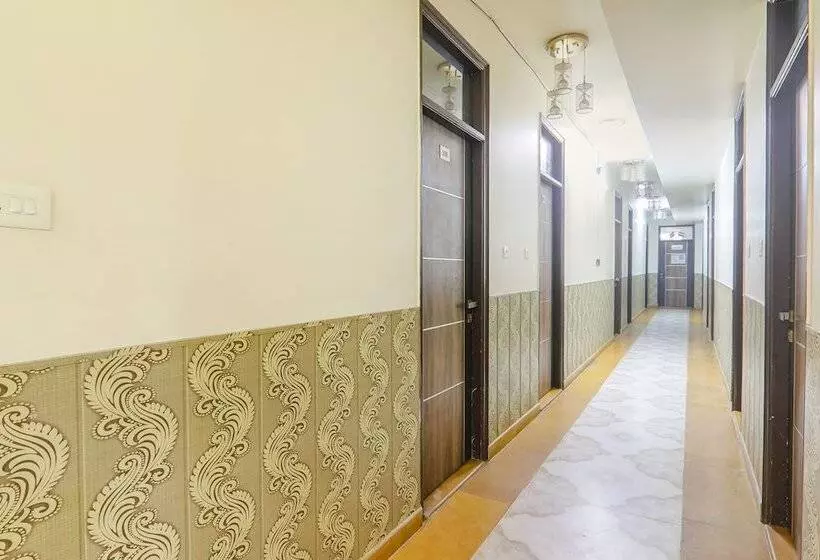 Fabhotel Shree Pushpraj