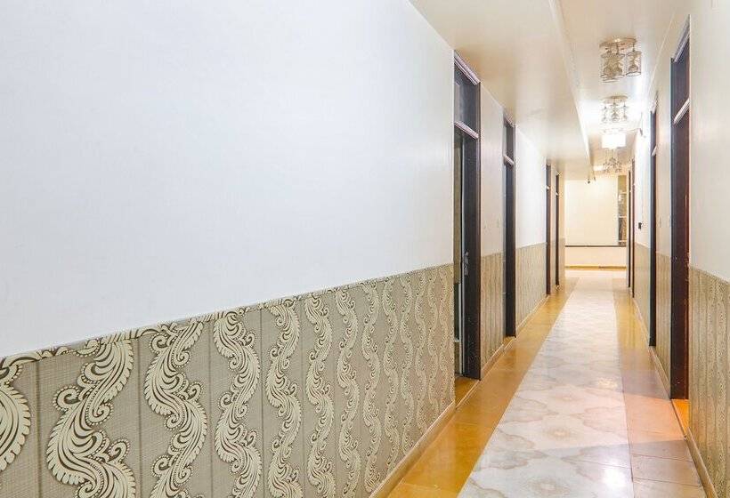 Fabhotel Shree Pushpraj