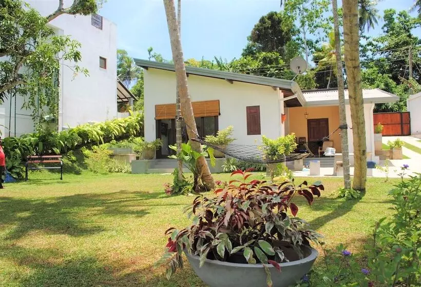 ペンション Arahtis Lake Villa