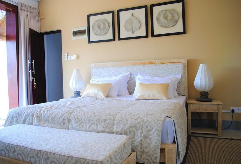 بنسيون Arahtis Lake Villa