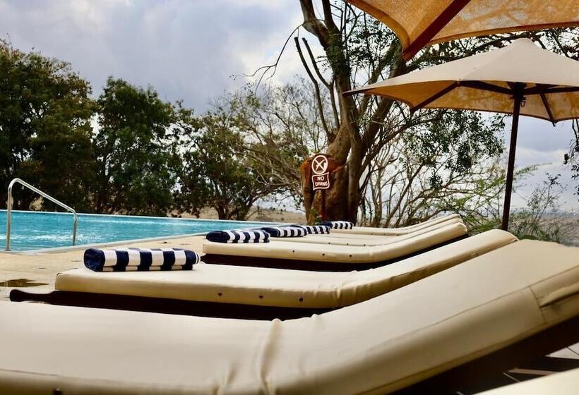 Taita Hills Safari Resort & Spa