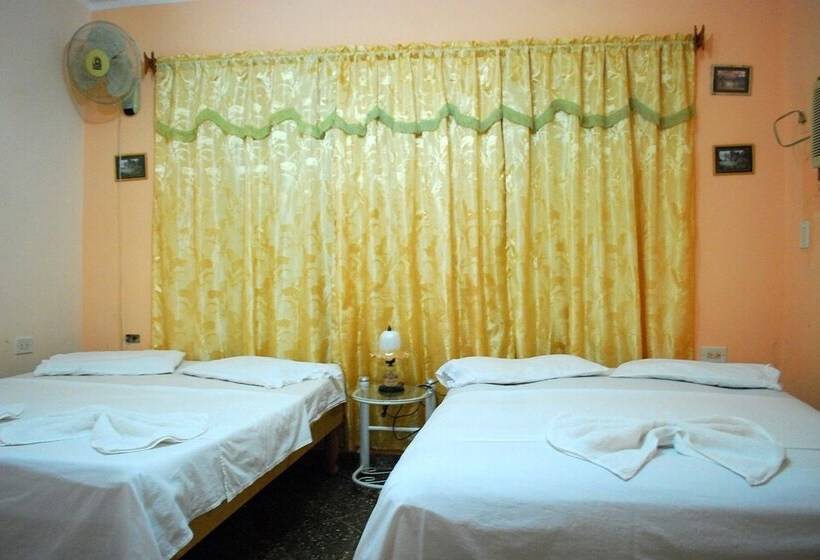 تختخواب و صبحانه Hostal Trujillo