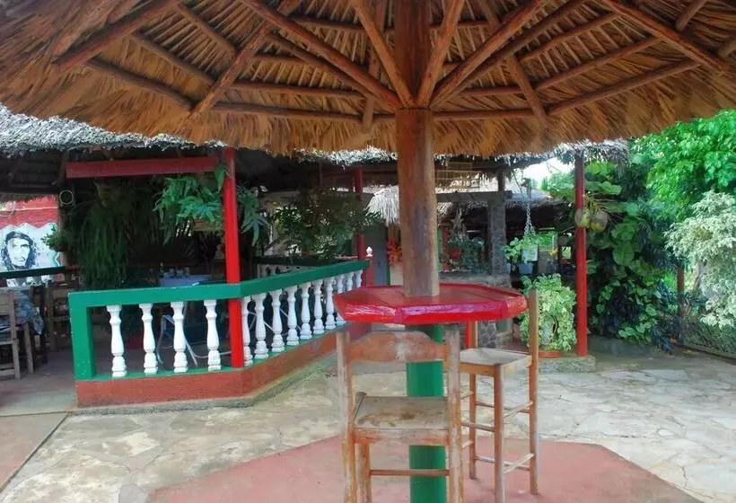 ベッドアンドブレックファースト Hostal Trujillo