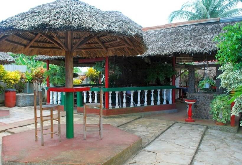 تختخواب و صبحانه Hostal Trujillo