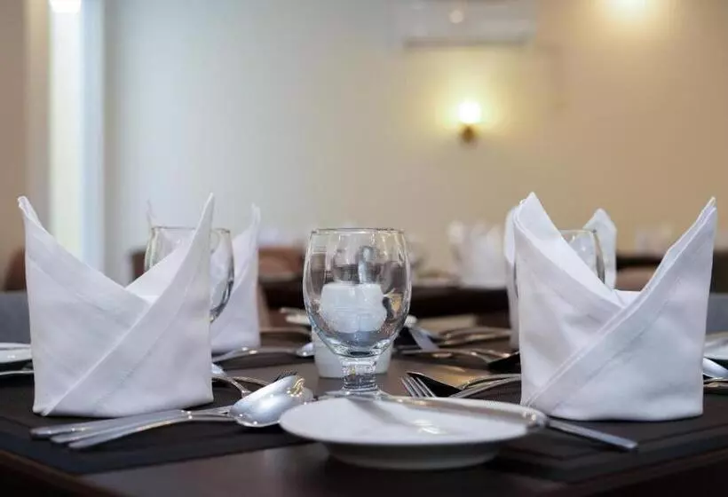 هتل Avari Xpress Skardu