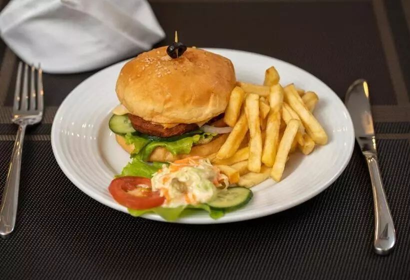 هتل Avari Xpress Skardu