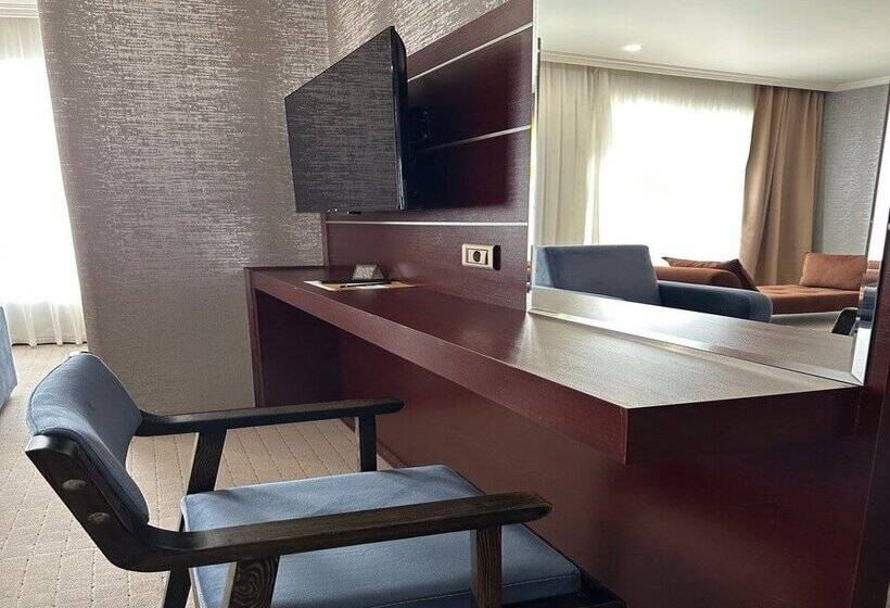 هتل Diyako Palace