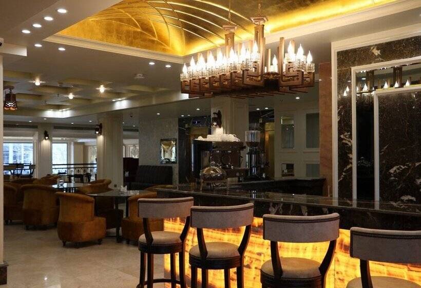 هتل Diyako Palace