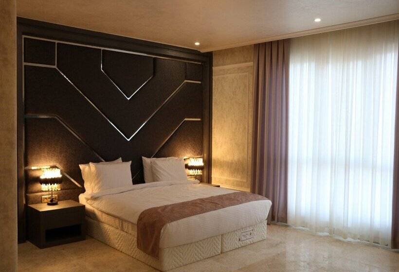 هتل Diyako Palace