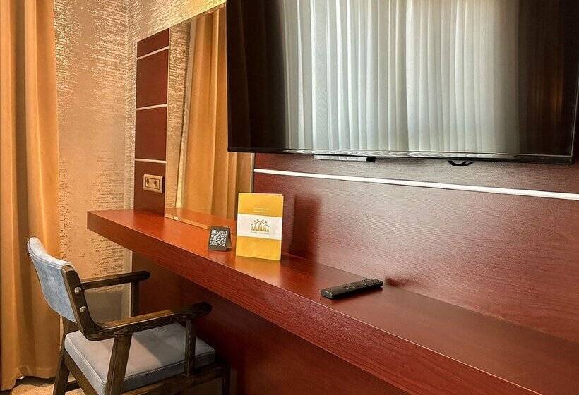 هتل Diyako Palace