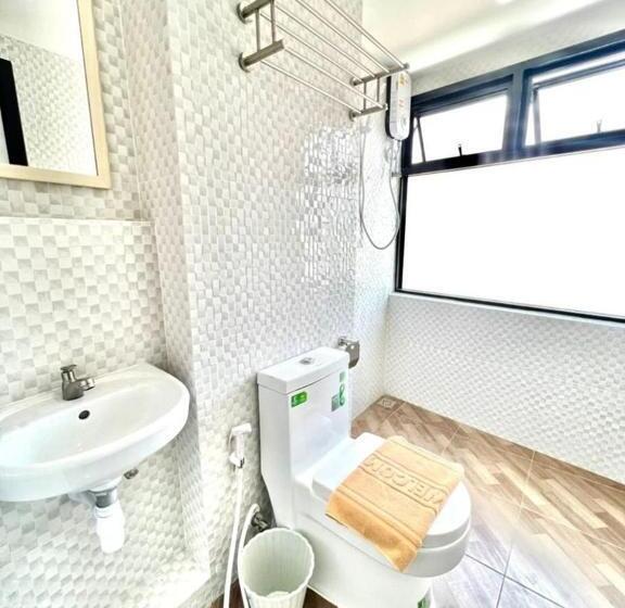 Szálloda The Lodge Pattaya