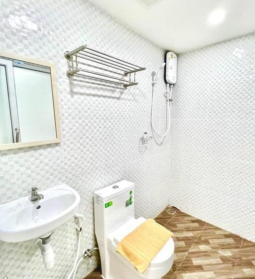 Szálloda The Lodge Pattaya