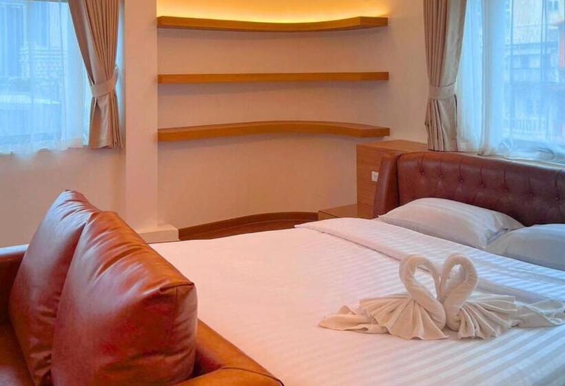 Szálloda The Lodge Pattaya