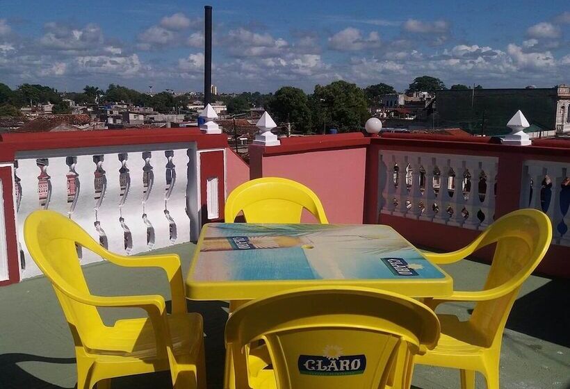 پانسیون Hostal Amelia Cienfuegos