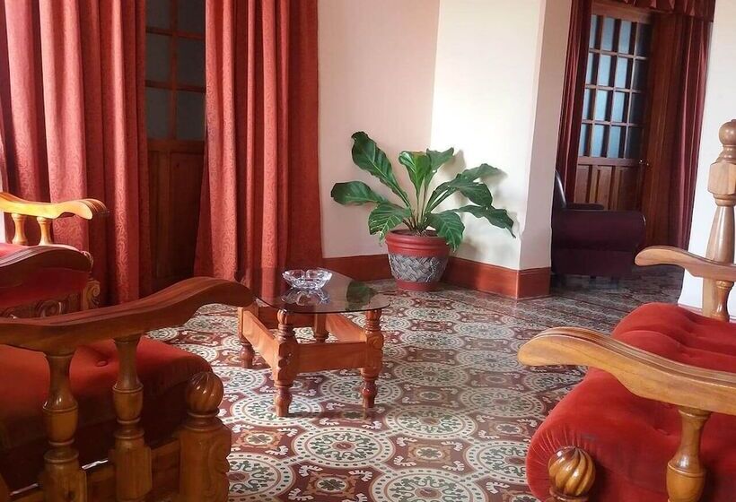 پانسیون Hostal Amelia Cienfuegos