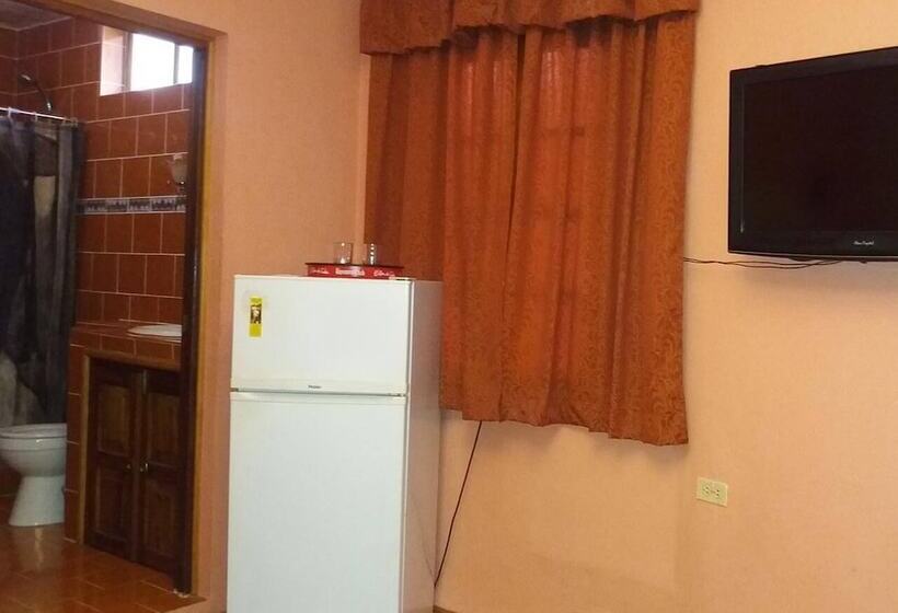 پانسیون Hostal Amelia Cienfuegos