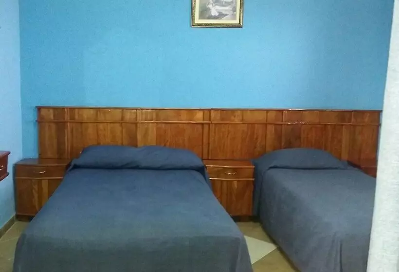 پانسیون Hostal Amelia Cienfuegos