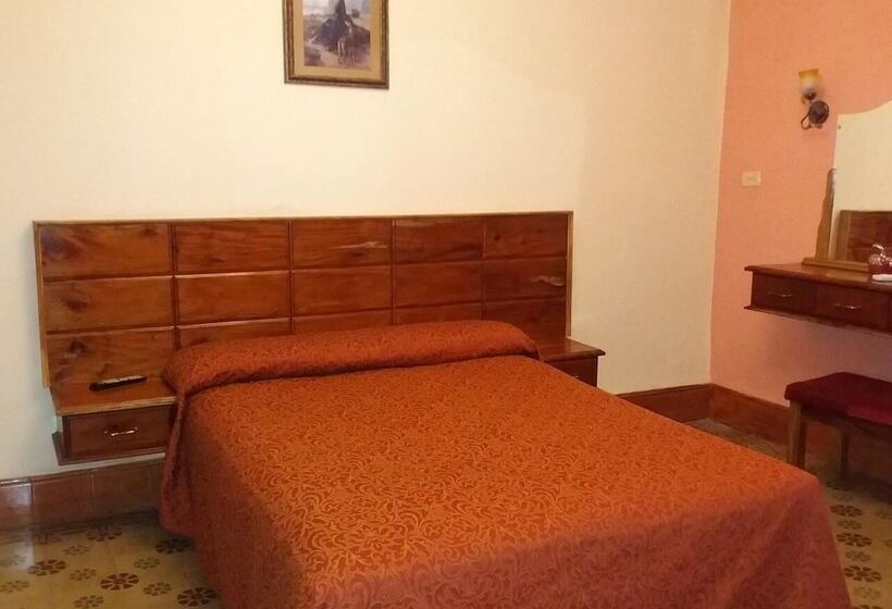 پانسیون Hostal Amelia Cienfuegos