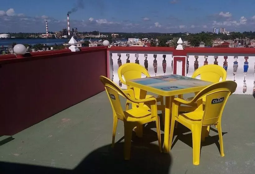 پانسیون Hostal Amelia Cienfuegos