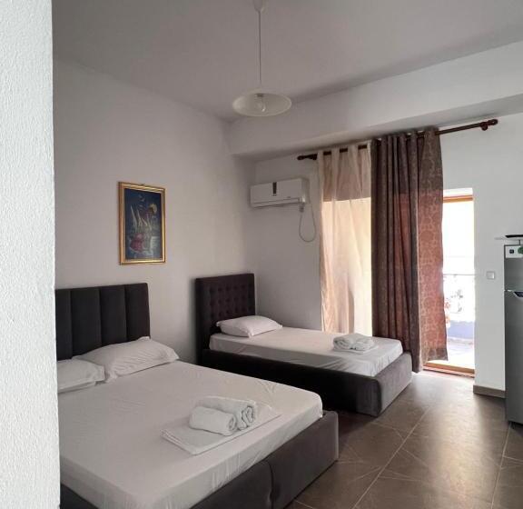 פנסיון Triple Room