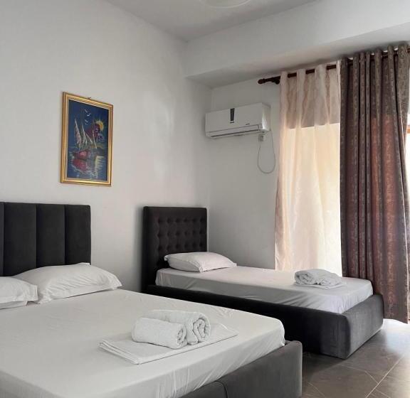 פנסיון Triple Room