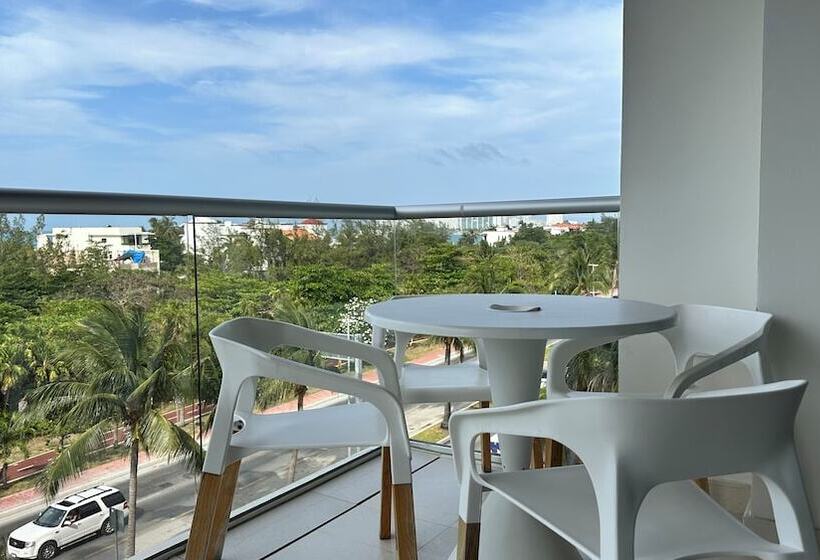 Takh Condo Hotel Ocean Views By Marea