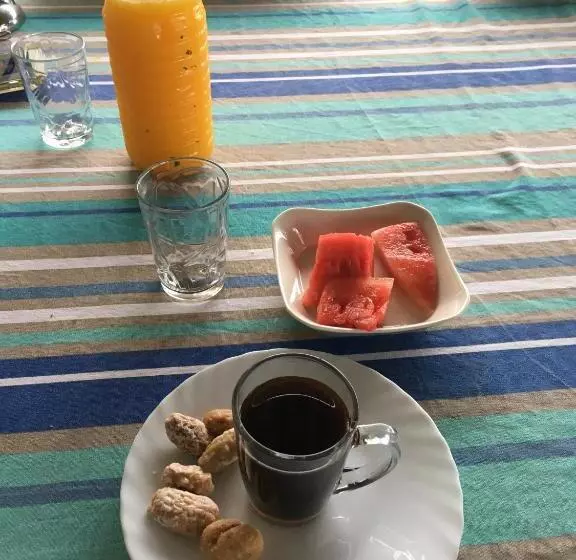 تختخواب و صبحانه Farida Lodge