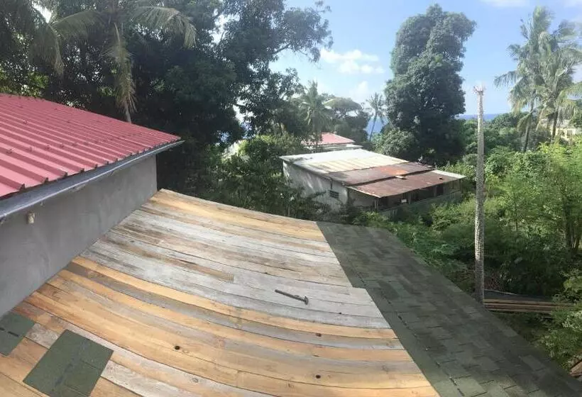 تختخواب و صبحانه Farida Lodge